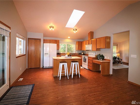 5th image of 5302 234th Street Ct E