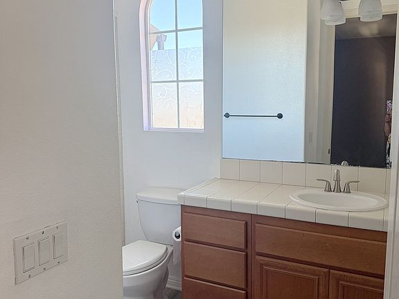 3rd image of 1648 Thompson Ave