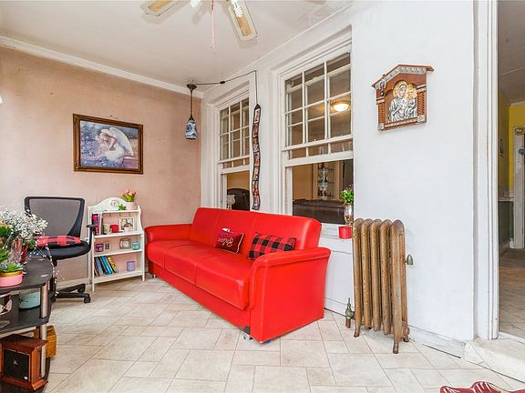 2nd image of 3033 37th St