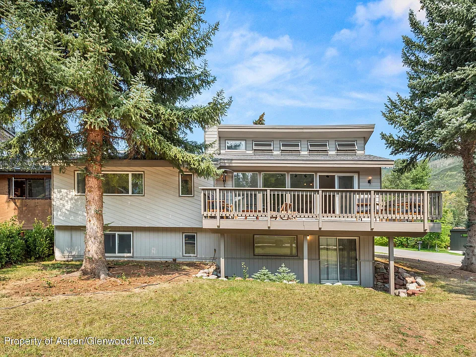 1275 Snowbunny Ln #2-2-2
