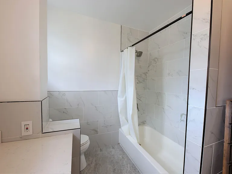 85-04 Parklane S #3 — Photo 7