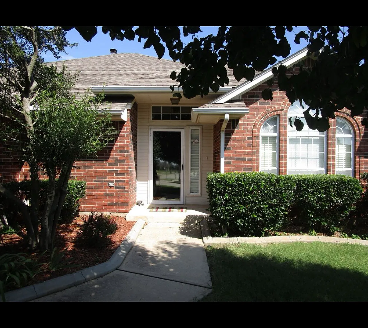 7616 Sandlewood Dr — Photo 1