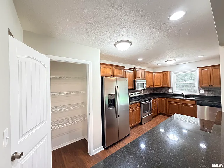 122 W Morningside Dr — Photo 27