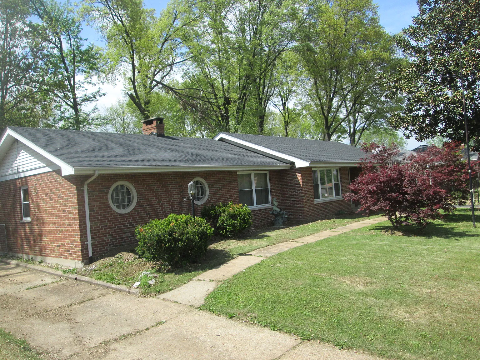 1114 Buckley Rd photo 1