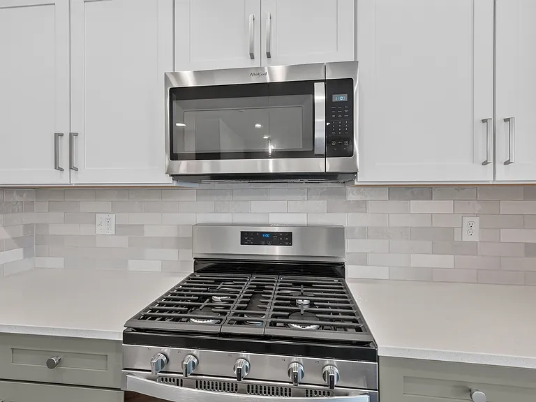 13728 S Devers Dr — Photo 15