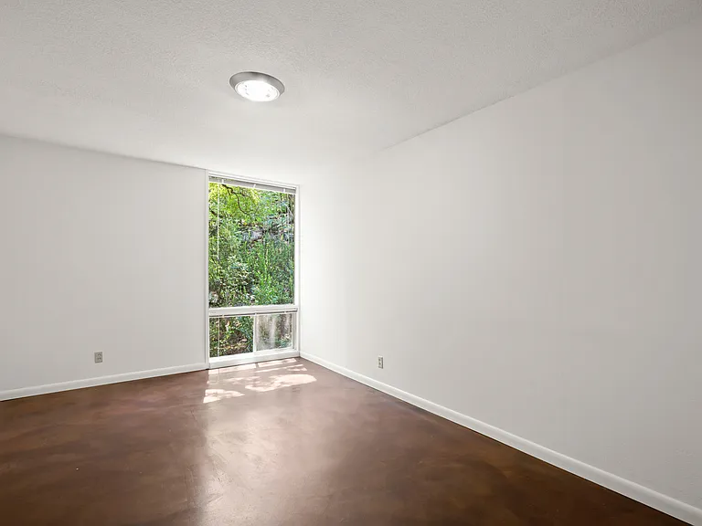 1801 Westlake Dr Apartments — Photo 16