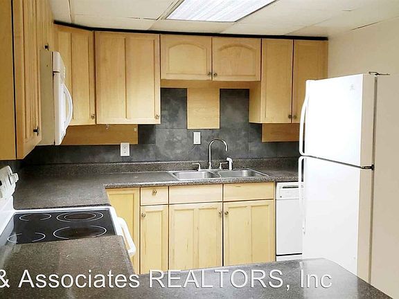 2nd image of 935 Aurora Dr APT 4