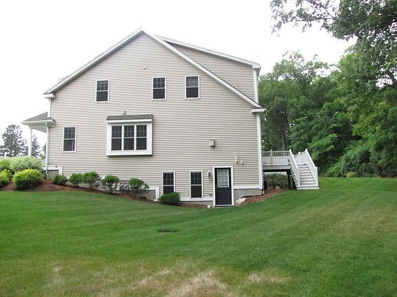 3rd image of 16 Meeting House Ln