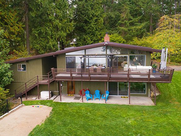 2nd image of 10817 Olallie Ln NE
