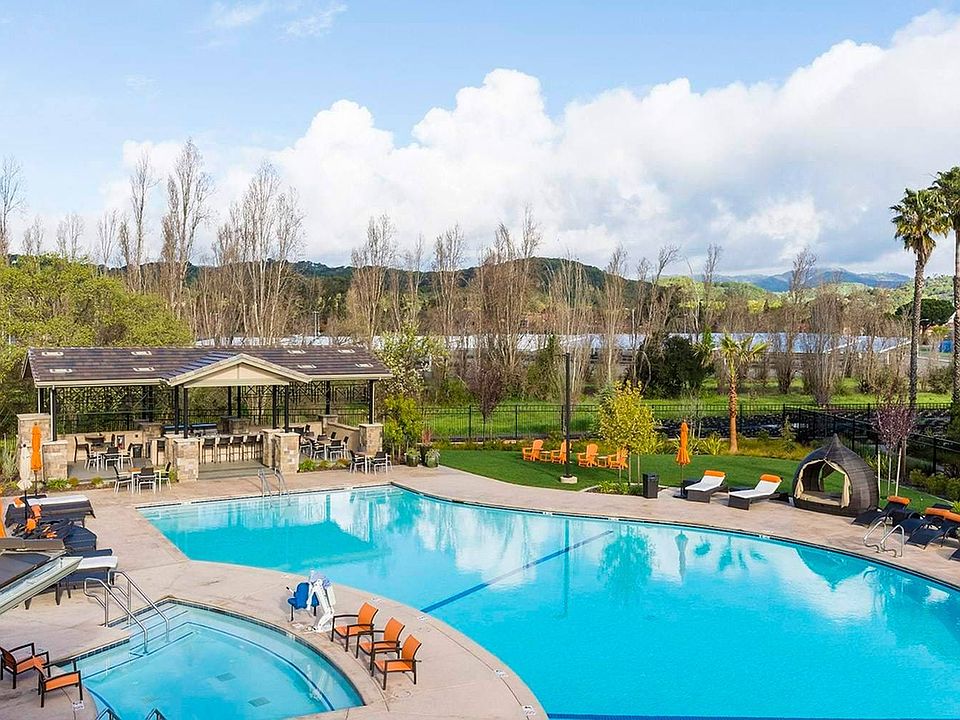 Community Pool | Apartments in Fairfield, CA | Verdant at Green Valley Apartments