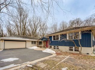 73 Lincolnshire Dr, Lincolnshire, IL