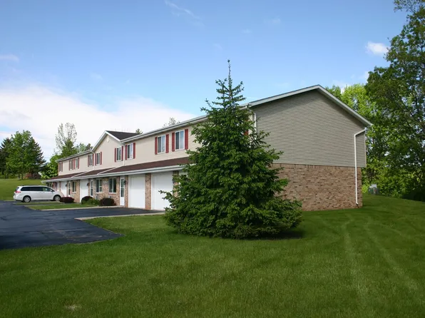 Hillside Townhomes, 1516 Vogt Dr #3fb71933b, West Bend, WI 53095