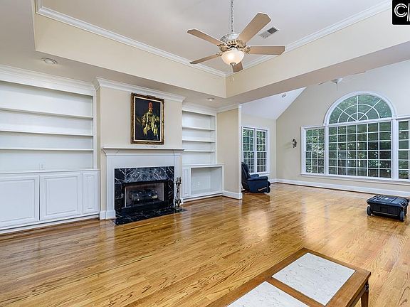 3rd image of 8 N Bolen Hall Ct