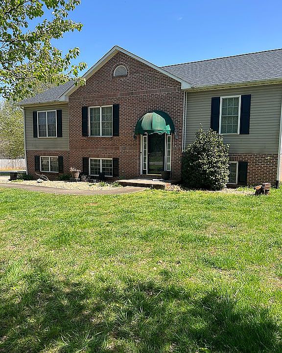 1st image of 154 Freshfield Dr