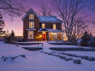 26 Robert St E, Penetanguishene, ON L9M 1K7