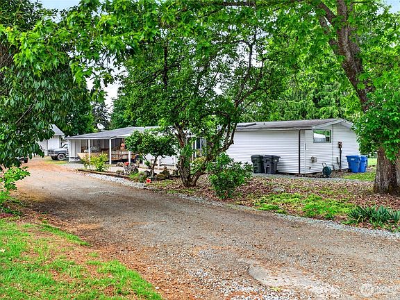 5th image of 411 Tule Lake Rd S
