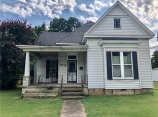 414 S 7th St, Van Buren, AR 72956
