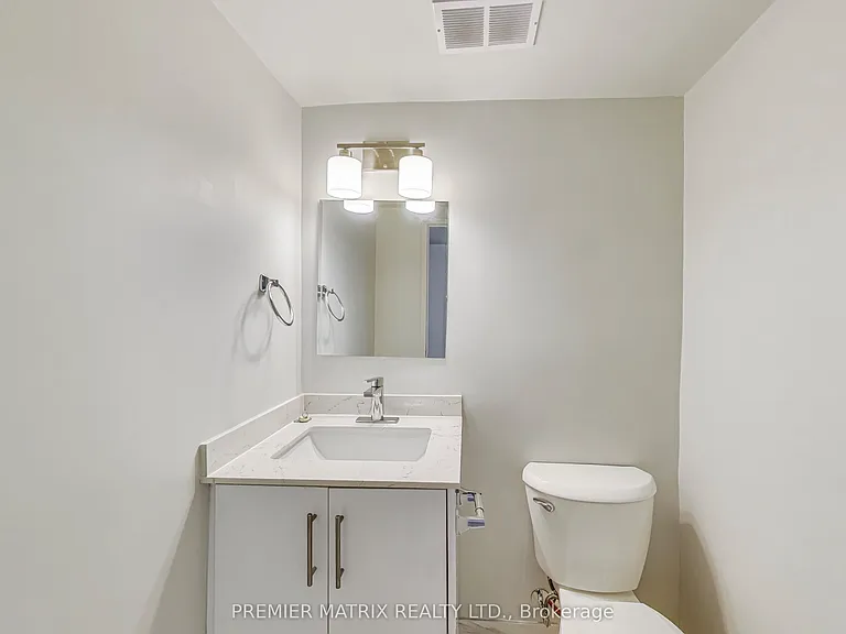 65 Thorncliffe Park Dr #907 — Photo 6