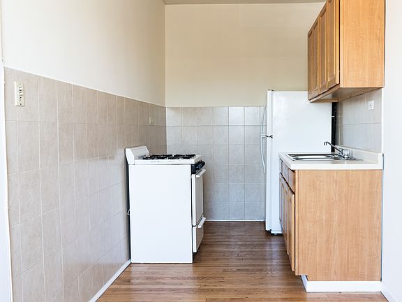 5th image of 2712 N Milwaukee Ave APT 304
