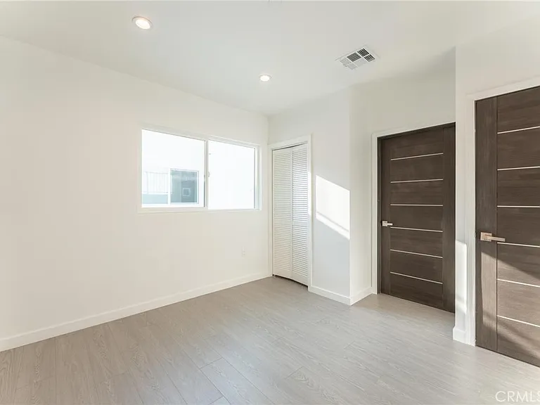 6845 N Haskell Ave #1 — Photo 9