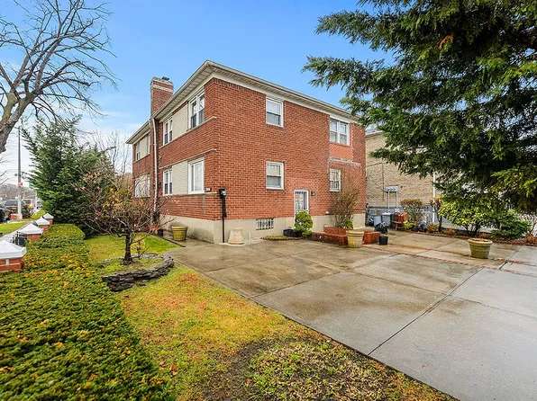 9204 Ditmars Blvd, East Elmhurst, NY 11369