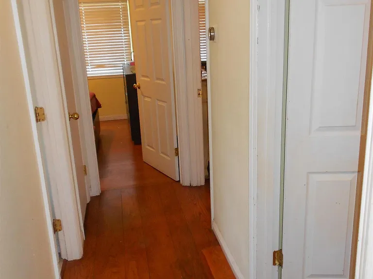 1257 Henderson Ln — Photo 9