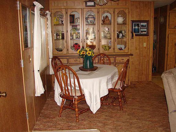 5th image of 426 Ponderosa Dr