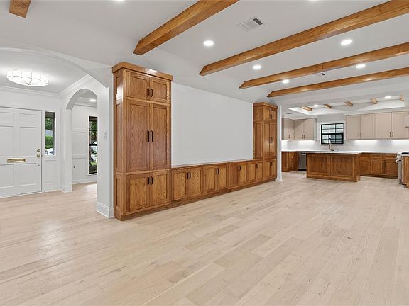 4th image of 1911 Briarmead Dr