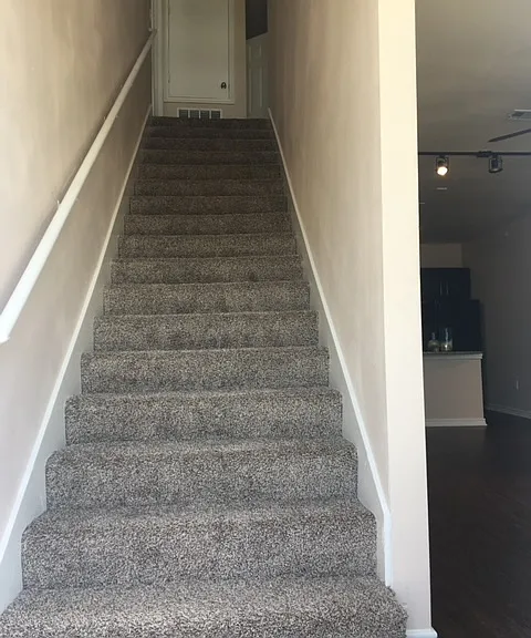 Post Rd — Photo 15