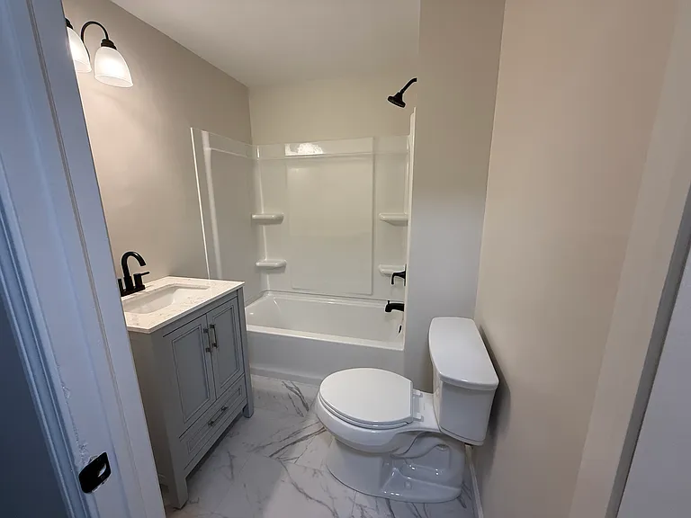 735 Stafford Rd #B — Photo 4