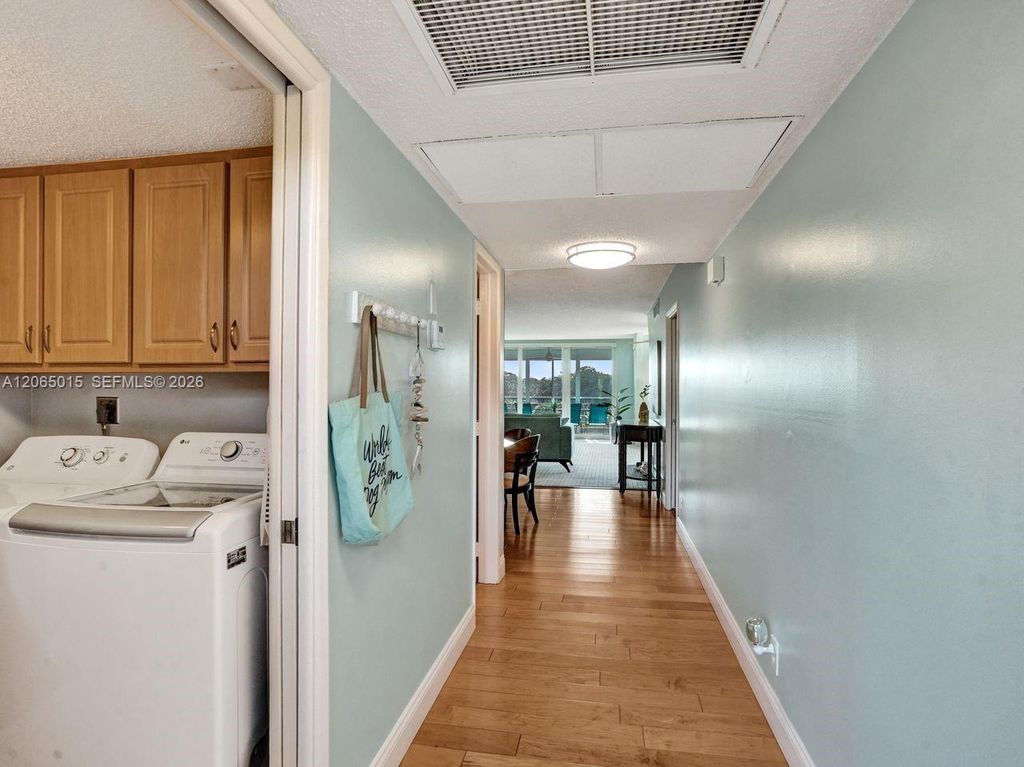 808 Cypress Blvd APT 409, photo 3