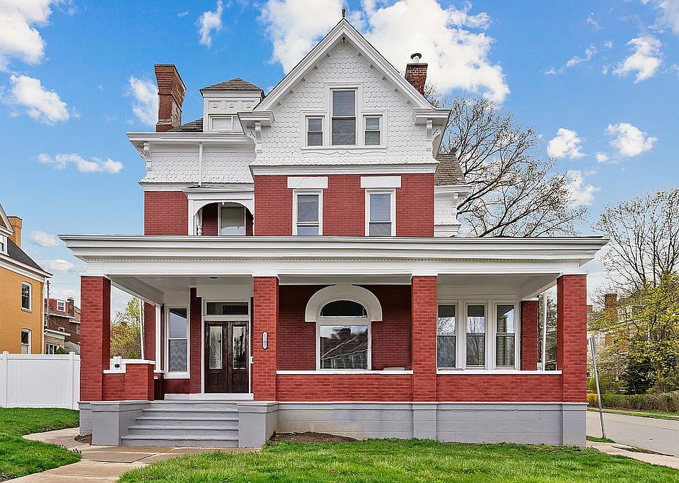 Presenting 1302 N. Highland 