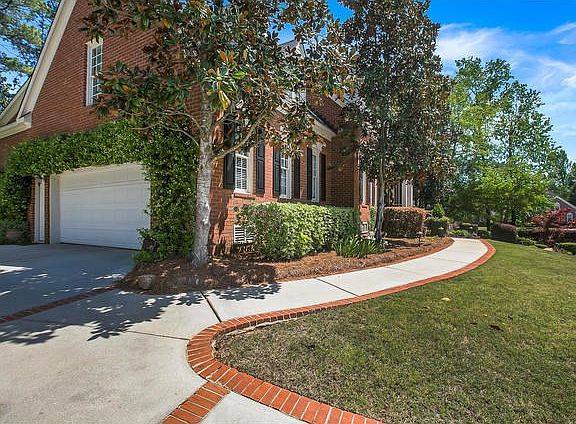 2nd image of 3528 Greenway Dr