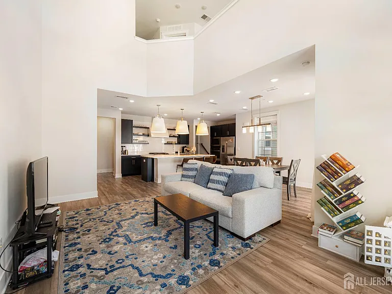 707 Station Rd — Photo 12