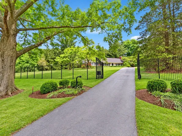 11009 Cripplegate Rd, Potomac, MD 20854