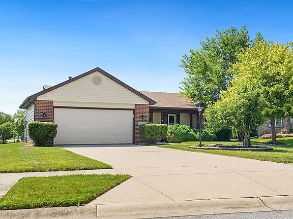3rd image of 10827 Lupine Ln