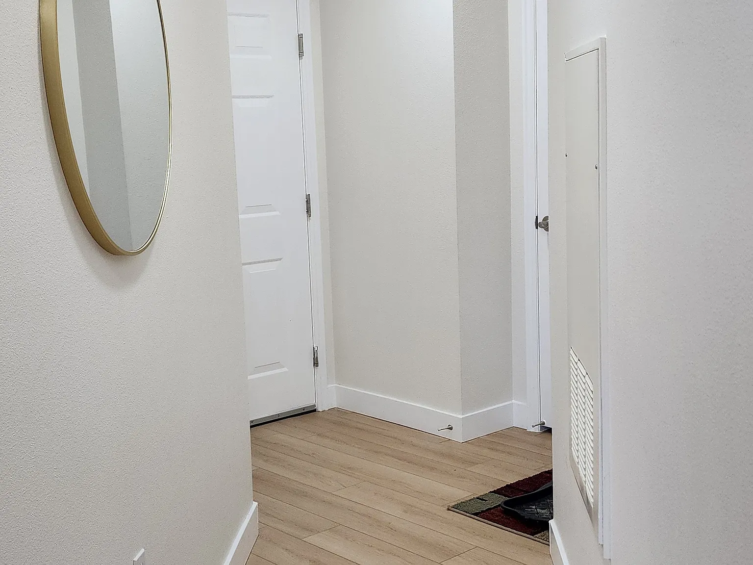 2 bed, 1028 sqft, $2,381 — Photo 1