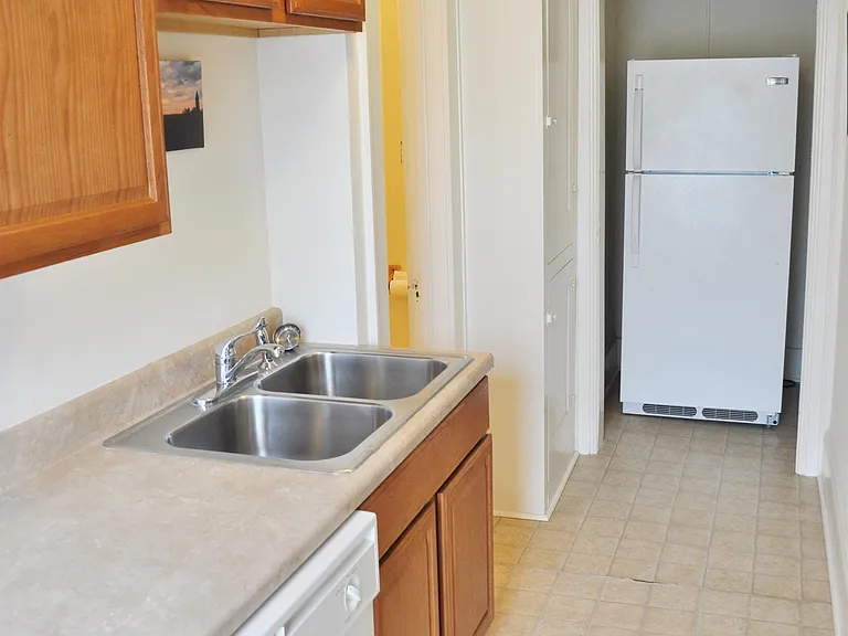102 Highland Pl — Photo 37