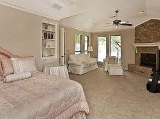 10126 Bridgegate Ct, Dallas, TX 75243