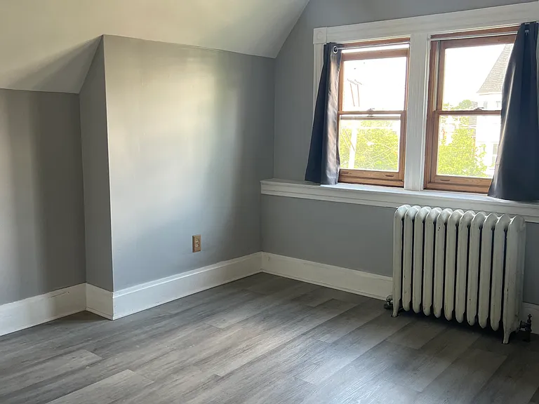628 College St #1 — Photo 16