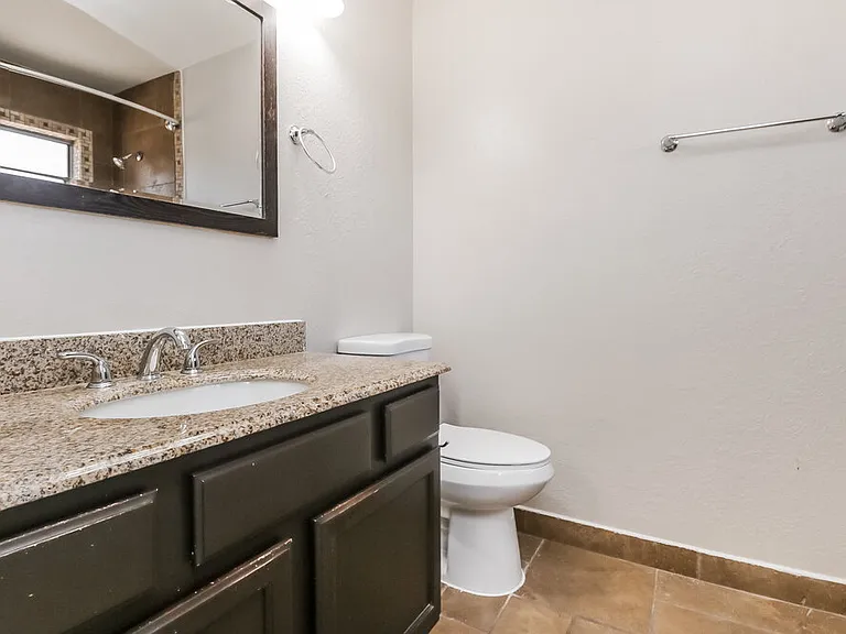 1042 S Canal Dr — Photo 13