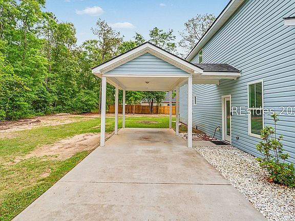 4th image of 305 Capers Rd