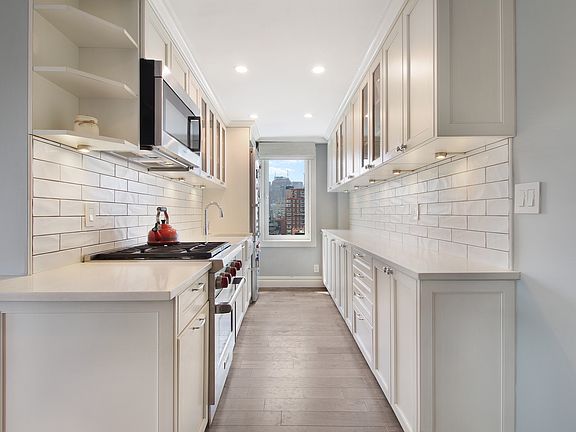 5th image of 180 W Houston St #11FG
