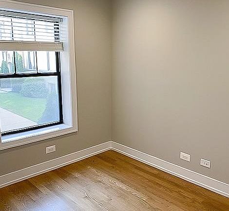 3rd image of 1946 W Wilson Ave #11O