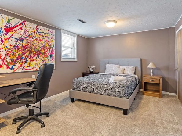 11711 Elm St