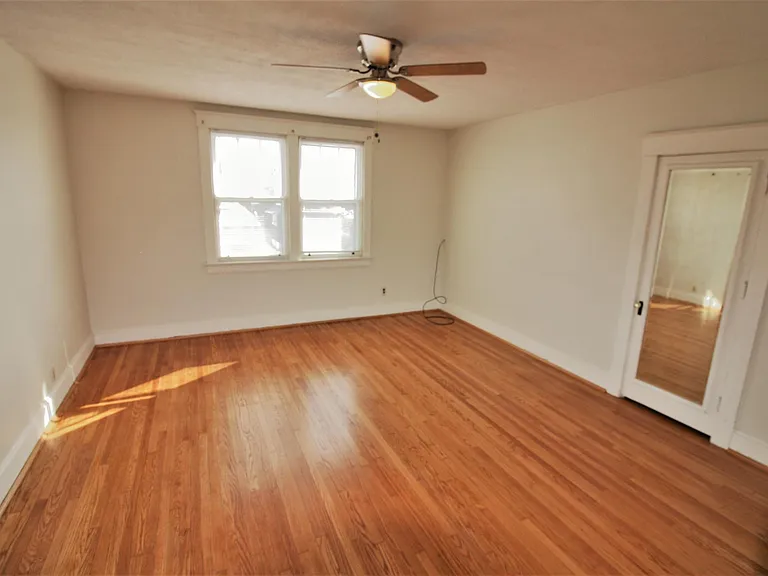 5517 Warren Ave — Photo 8