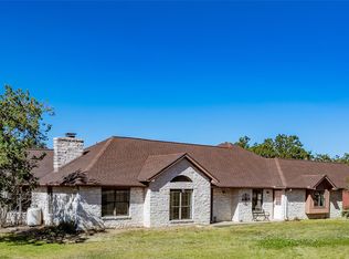 407 Raymond Rd, La Grange, TX 78945