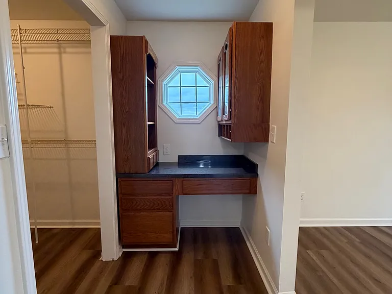 99 Phillips Ln — Photo 20