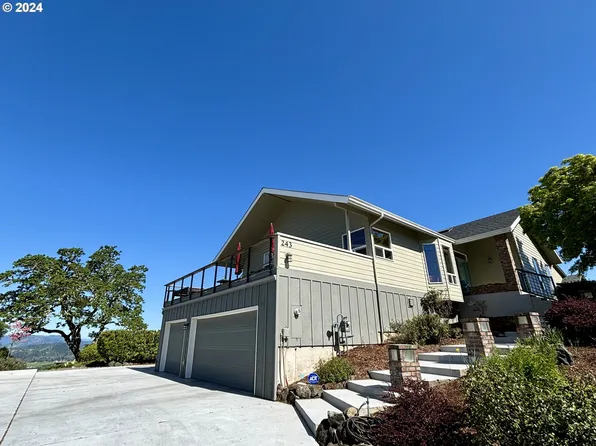 243 Ridgecrest Dr, Roseburg, OR 97471