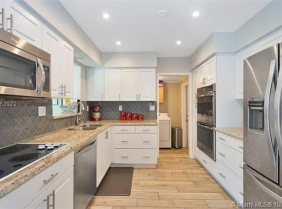 4th image of 380 SE 6th Ct